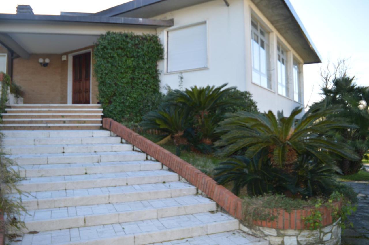 B&B Tra Mare E Marmo Marina Di Carrara Exterior photo