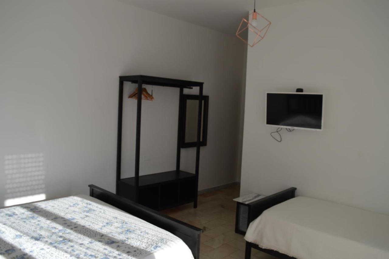 B&B Tra Mare E Marmo Marina Di Carrara Exterior photo