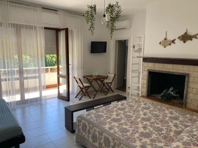 B&B Tra Mare E Marmo Marina Di Carrara Exterior photo