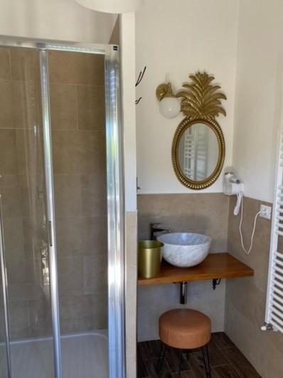 B&B Tra Mare E Marmo Marina Di Carrara Exterior photo