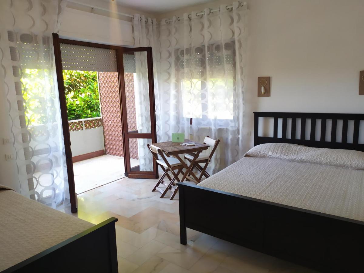 B&B Tra Mare E Marmo Marina Di Carrara Exterior photo